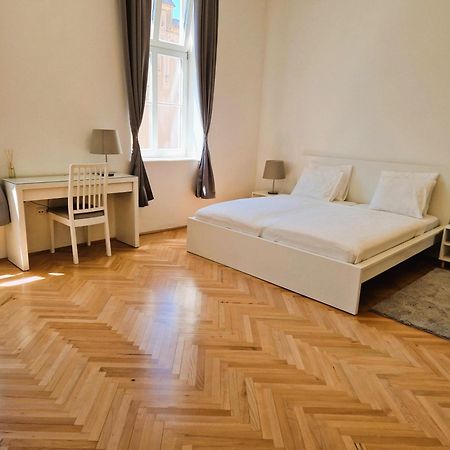 Halasz 2-Bedroom Apartment Near Castle, Free Public Parking Nearby ブダペスト エクステリア 写真